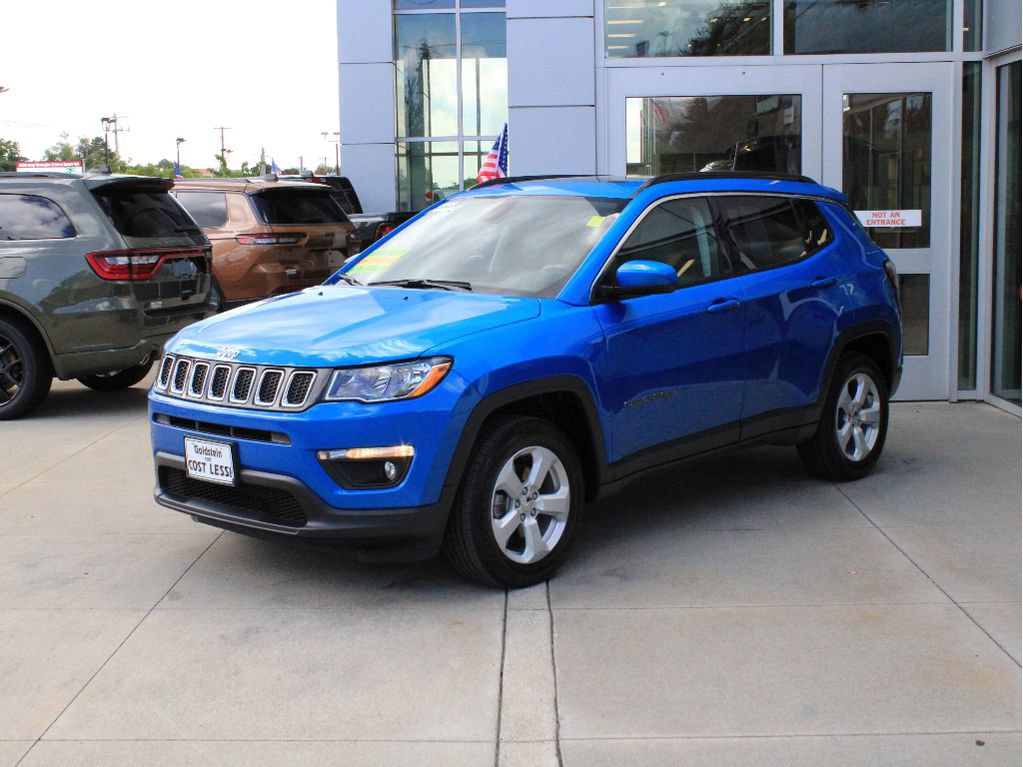 Used 2019 Jeep Compass Latitude w/ Popular Equipment Group AWD/4WD image 3