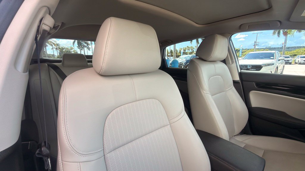 Used 2024 Honda Civic Touring image 10