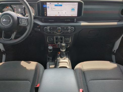 Used 2024 Jeep Wrangler Unlimited Rubicon AWD/4WD image 18