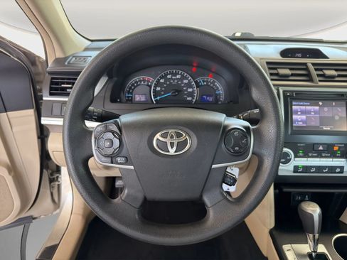 Used 2014 Toyota Camry LE FWD image 9