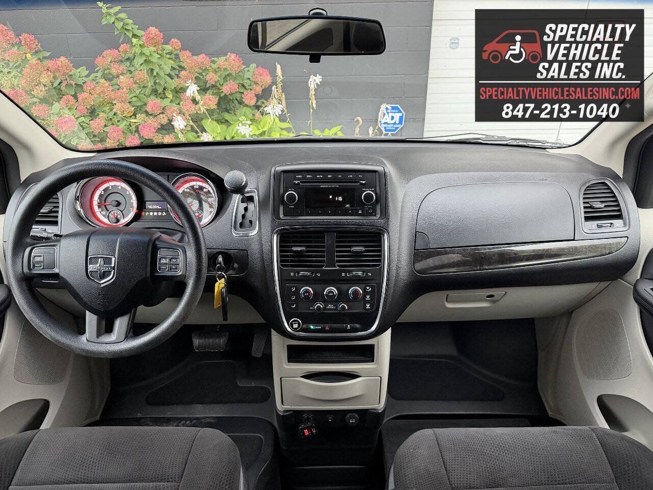 Used 2013 Dodge Grand Caravan SXT FWD image 39
