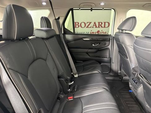 Used 2025 Honda Pilot Elite image 18