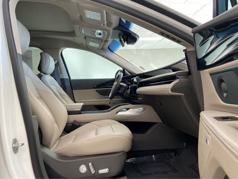 Used 2024 Lincoln Nautilus Premier w/ Equipment Group 102A image 19