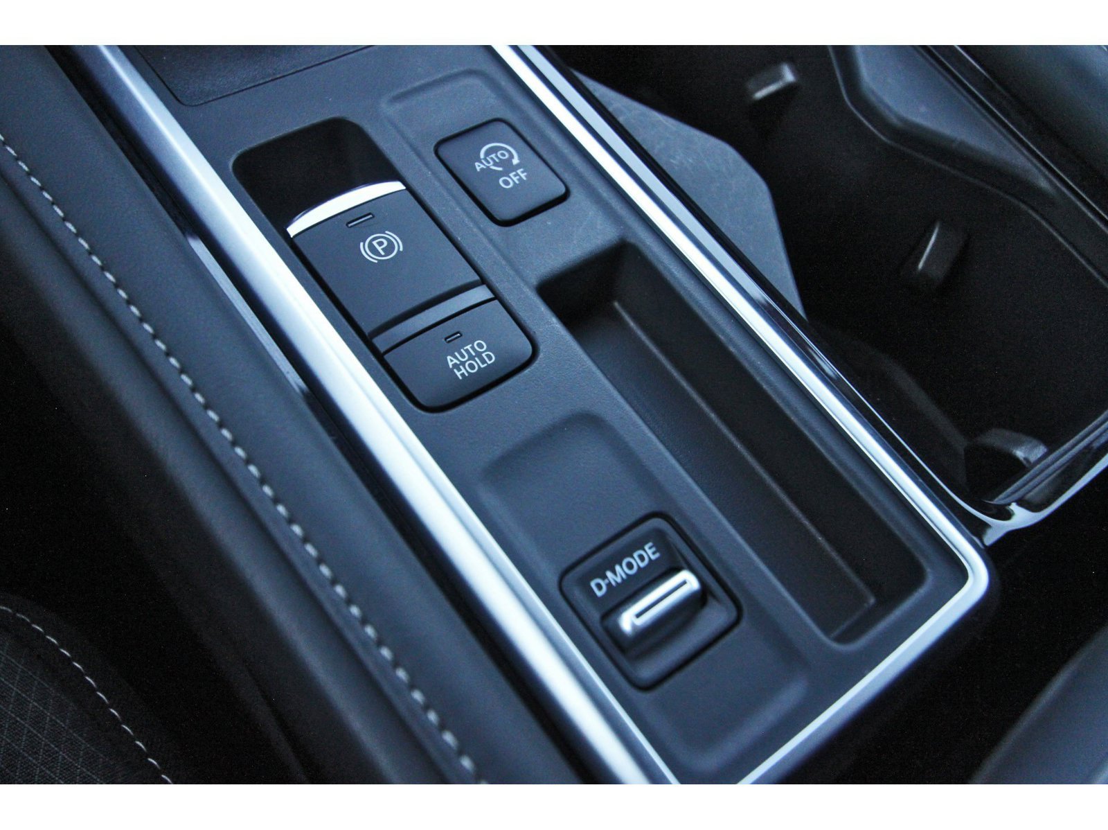Certified 2025 Nissan Pathfinder SV w/ SV Premium Package FWD image 29