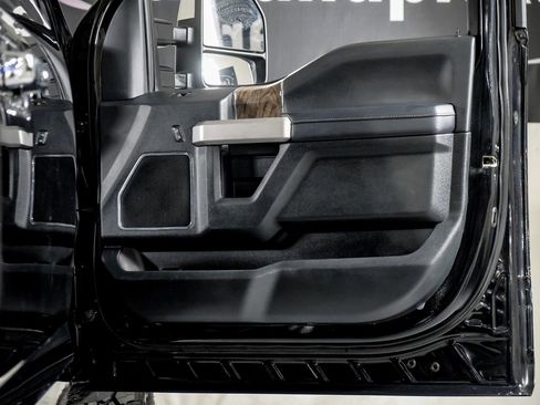 Used 2019 Ford F250 Lariat w/ Lariat Ultimate Package image 36