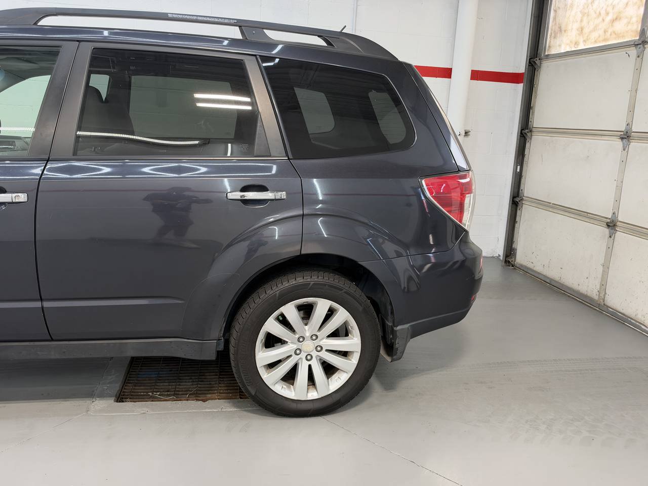 Used 2011 Subaru Forester 2.5X Premium w/ All-Weather Pkg AWD/4WD image 3