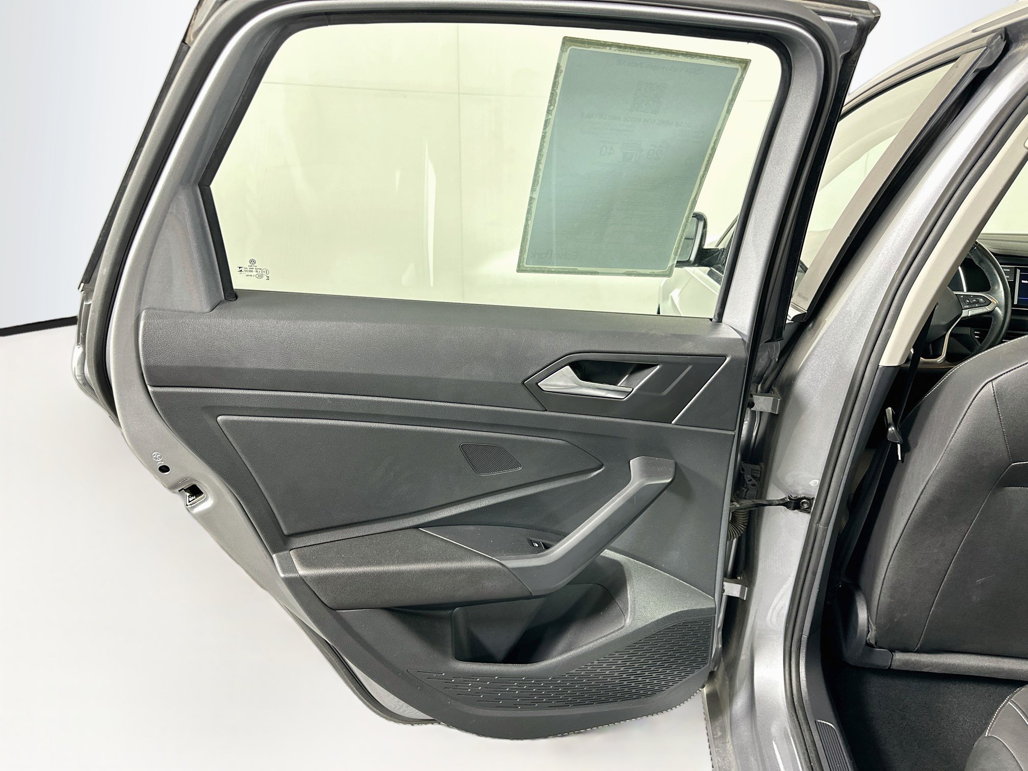 Used 2024 Volkswagen Jetta SE FWD image 28