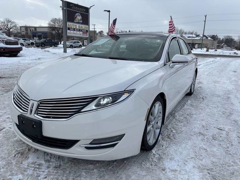 Used 2015 Lincoln MKZ Base 4dr Sedan w/ Equipment Group 202A Reserve image 2