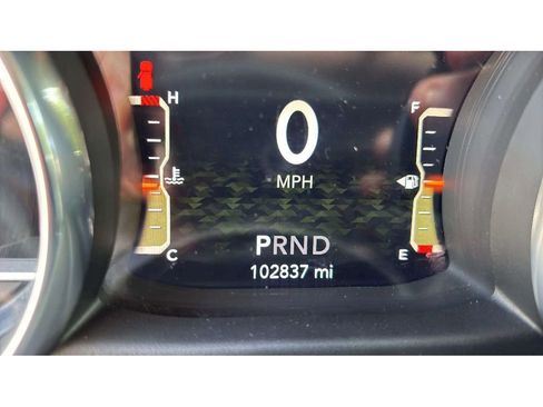 Used 2019 Jeep Wrangler Unlimited Sahara w/ Uconnect 4C Nav & Sound Group AWD/4WD image 15