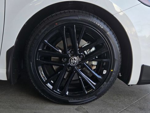 Certified 2025 Toyota Camry SE FWD image 5