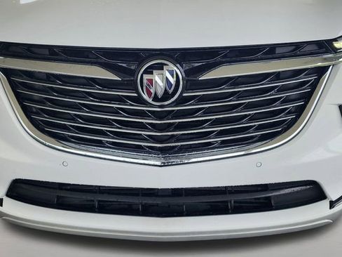 Used 2024 Buick Enclave Essence w/ Experience Buick Package FWD image 3