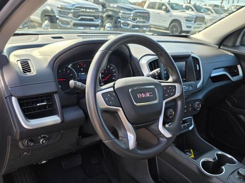 Used 2024 GMC Terrain SLE image 11