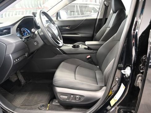 Used 2023 Toyota Venza LE AWD/4WD image 10