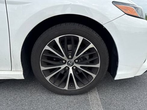Used 2018 Toyota Camry SE w/ Protection Package (Q2) FWD image 11
