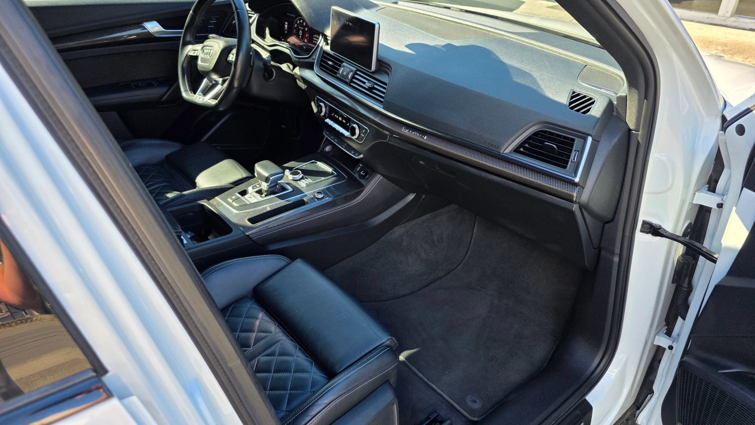 Used 2019 Audi SQ5 Premium Plus w/ Premium Plus Package AWD/4WD image 12