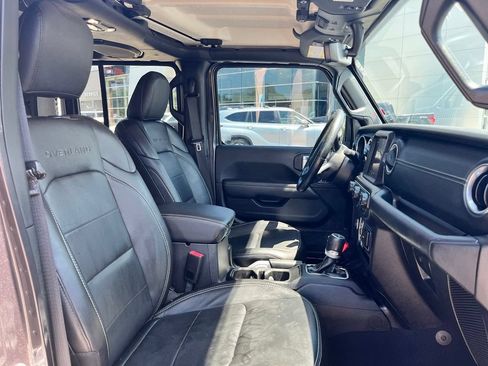 Used 2020 Jeep Gladiator Overland AWD/4WD image 7