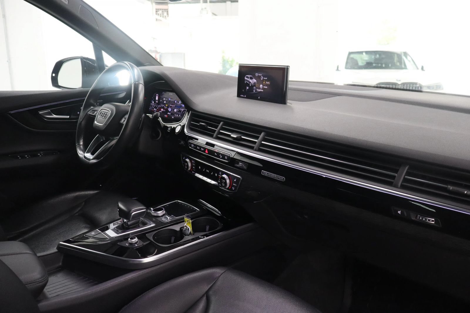 Used 2018 Audi Q7 3.0T Premium Plus w/ Premium Plus Package AWD/4WD image 32