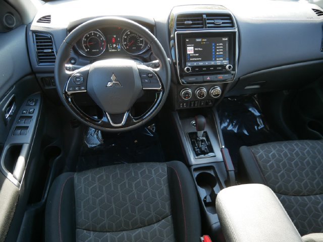 Used 2025 Mitsubishi Outlander Sport LE AWD/4WD image 13