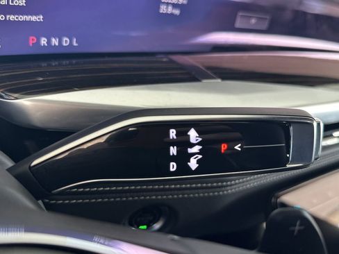 Certified 2025 Cadillac Escalade Premium Luxury image 30