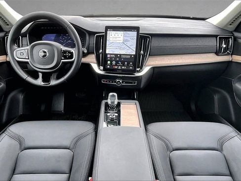 Certified 2026 Volvo XC90 B6 Plus w/ Protection Package Premier image 7