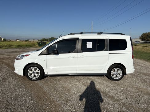 Used 2016 Ford Transit Connect XLT FWD image 8