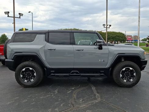 Used 2024 GMC Hummer EV 2X w/ Extreme Off-Road Package AWD/4WD image 7