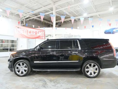 Used 2019 Cadillac Escalade ESV Luxury image 6