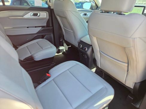 New 2026 Ford Explorer Active w/ Active Comfort Package RWD image 11