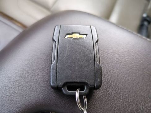 Used 2015 Chevrolet Suburban LT image 35