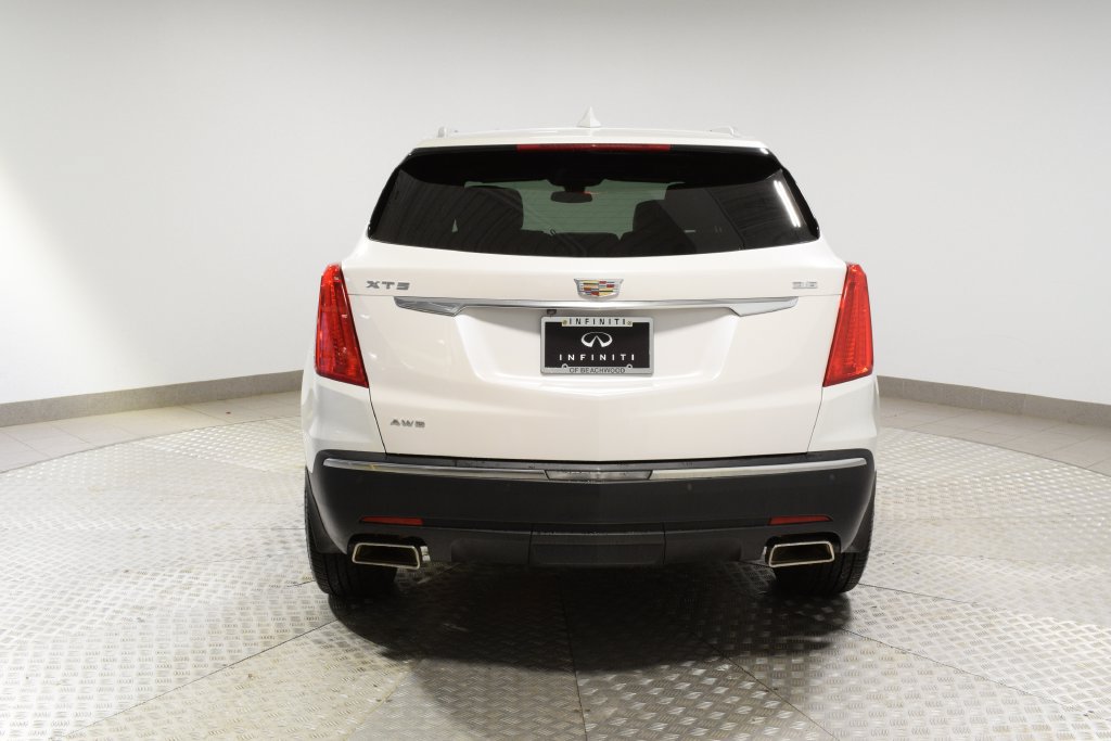 Used 2017 Cadillac XT5 Premium Luxury AWD/4WD image 12