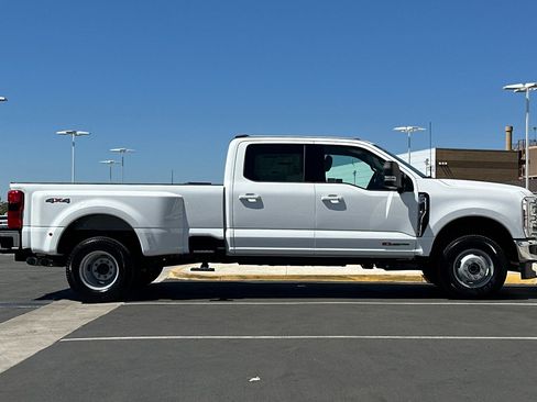 New 2026 Ford F350 XLT w/ XLT Premium Package AWD/4WD image 2