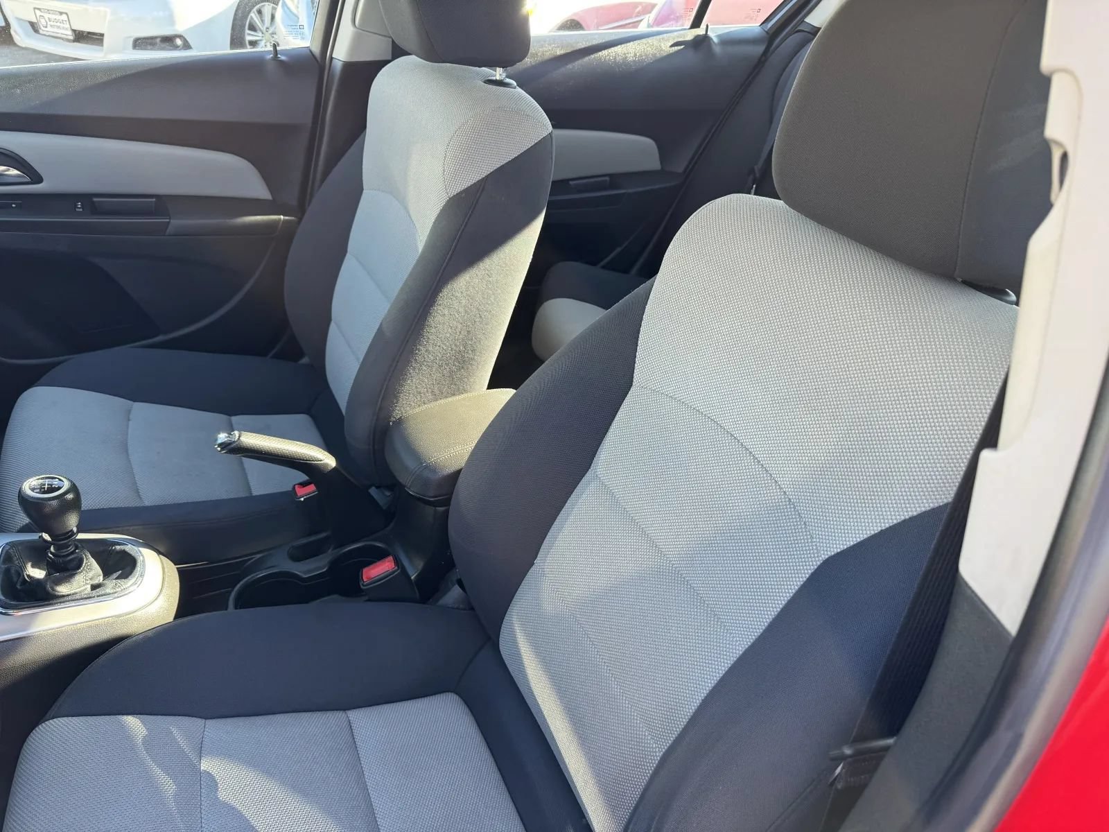 Used 2015 Chevrolet Cruze L FWD image 12