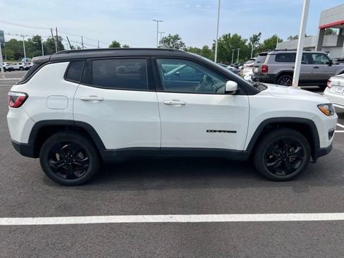 Used 2019 Jeep Compass Latitude AWD/4WD image 4