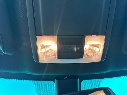 Used 2018 Ford Explorer Platinum image 60