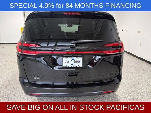 New 2026 Chrysler Pacifica Limited w/ S Appearance Package FWD image 24