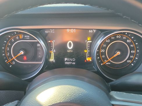 Used 2021 Jeep Wrangler Sport w/ Technology Group image 27