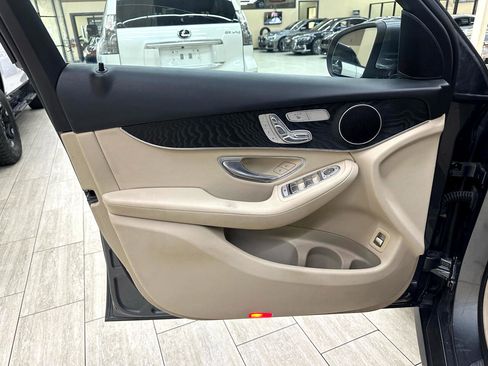 Used 2018 Mercedes-Benz GLC 300 image 14