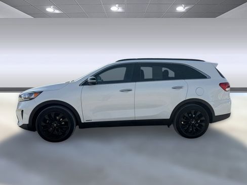 Used 2019 Kia Sorento S image 2