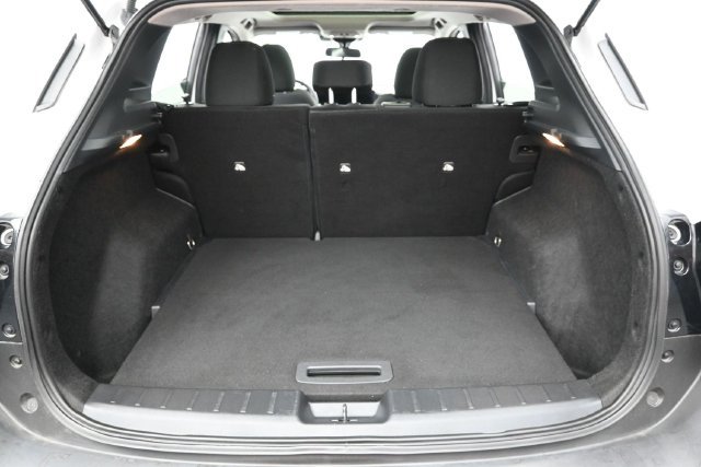 Used 2025 Nissan Kicks SV w/ SV Premium Package FWD image 28