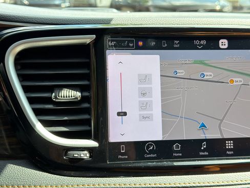 Used 2023 Chrysler Pacifica Pinnacle FWD image 29