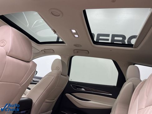 Used 2022 Buick Enclave Avenir w/ Avenir Technology Package image 18