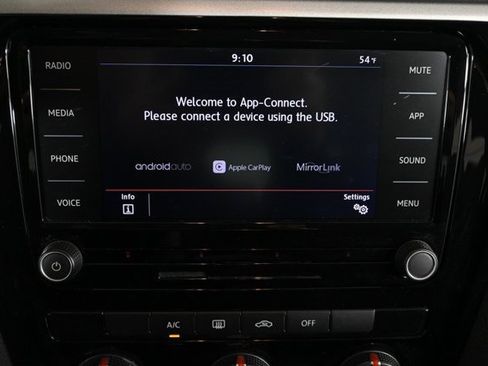 Certified 2021 Volkswagen Passat 2.0T S image 5