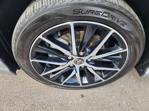 Used 2024 Toyota Camry SE image 9