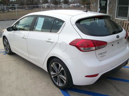 Used 2016 Kia Forte EX image 22