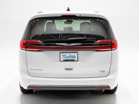 Used 2024 Chrysler Pacifica Touring-L FWD image 36