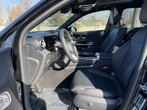 Used 2025 Mercedes-Benz GLC 300 4MATIC image 18