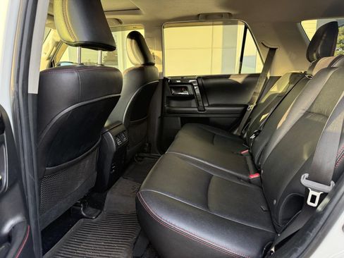 Used 2018 Toyota 4Runner TRD Off-Road Premium AWD/4WD image 5