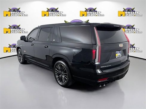 Used 2024 Cadillac Escalade ESV V image 7