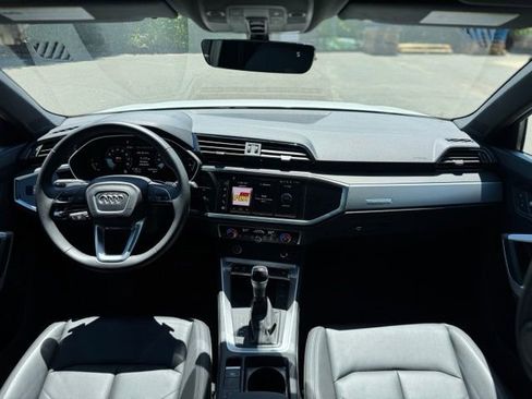 Certified 2025 Audi Q3 2.0T Premium w/ Convenience Package AWD/4WD image 15
