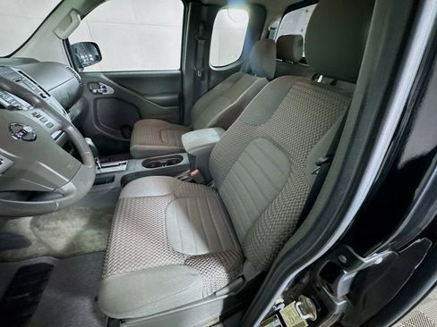 Used 2016 Nissan Frontier SV image 15